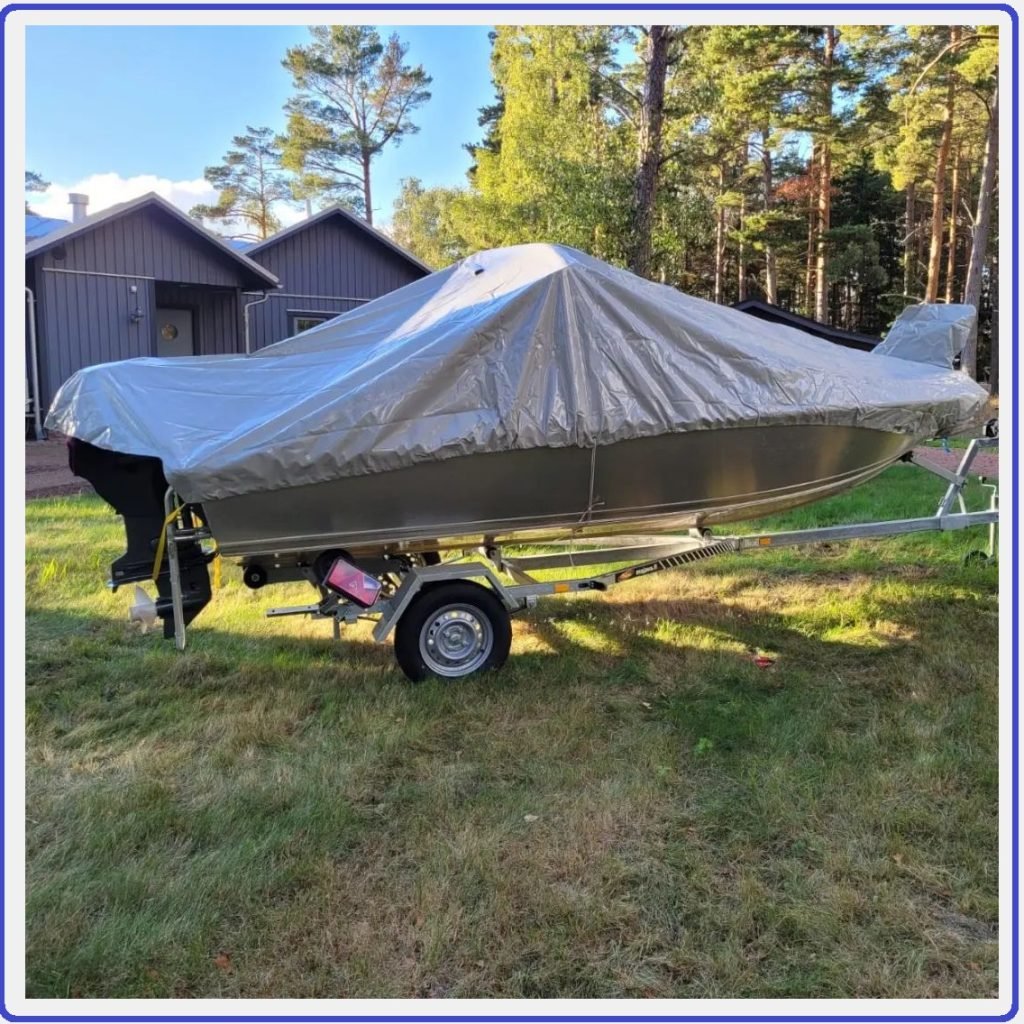 Paadi hoiustamine välitingimustes PVC-paadikattega