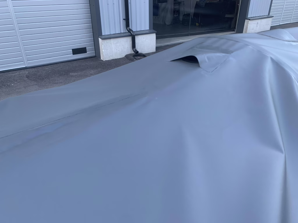 Weather-resistant transport boat cover for seasonal use