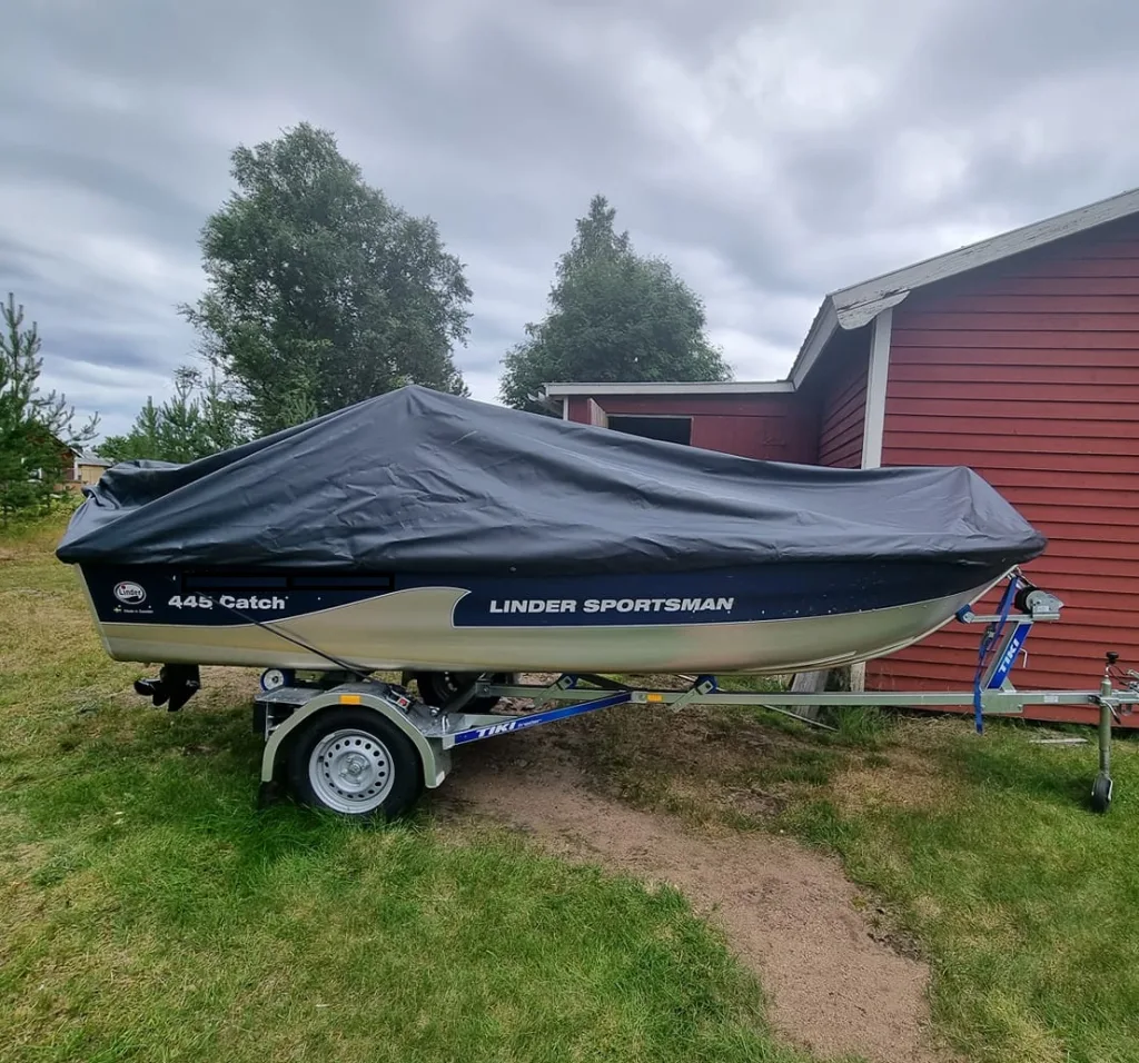 Båtöverdrag för vinterförvaring på båt utomhus