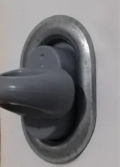 Tehokas tuulensuojaus terassille pehmeillä PVC-verhoilla